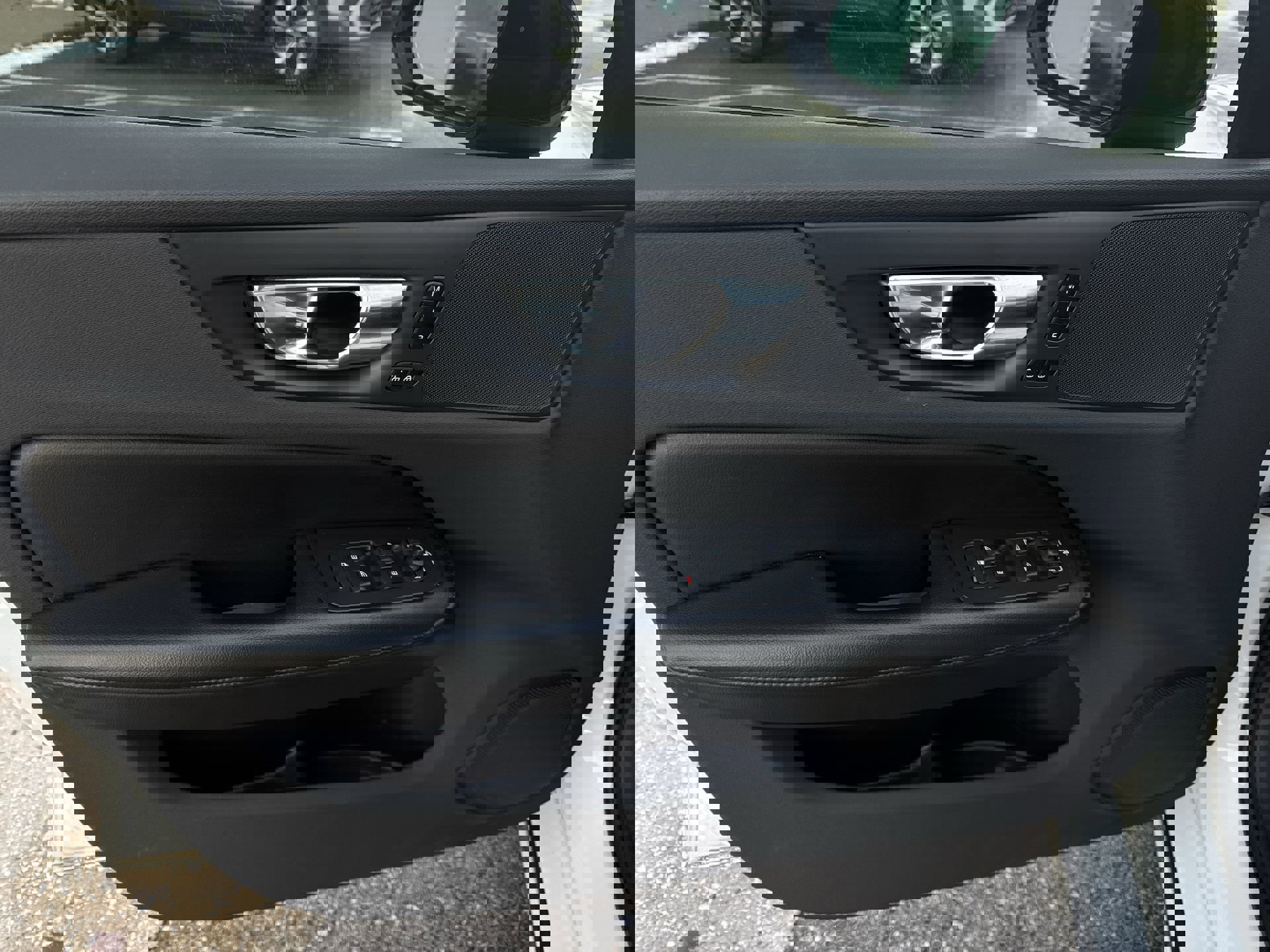 Used 2023 Volvo S60 B5 Plus w/ Climate Package image 23