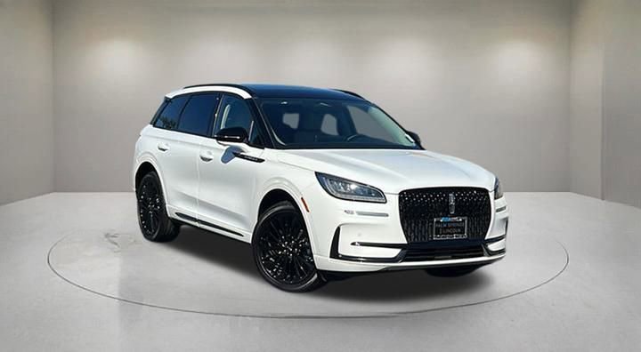 New 2025 Lincoln Corsair Premiere w/ Equipment Group 101A