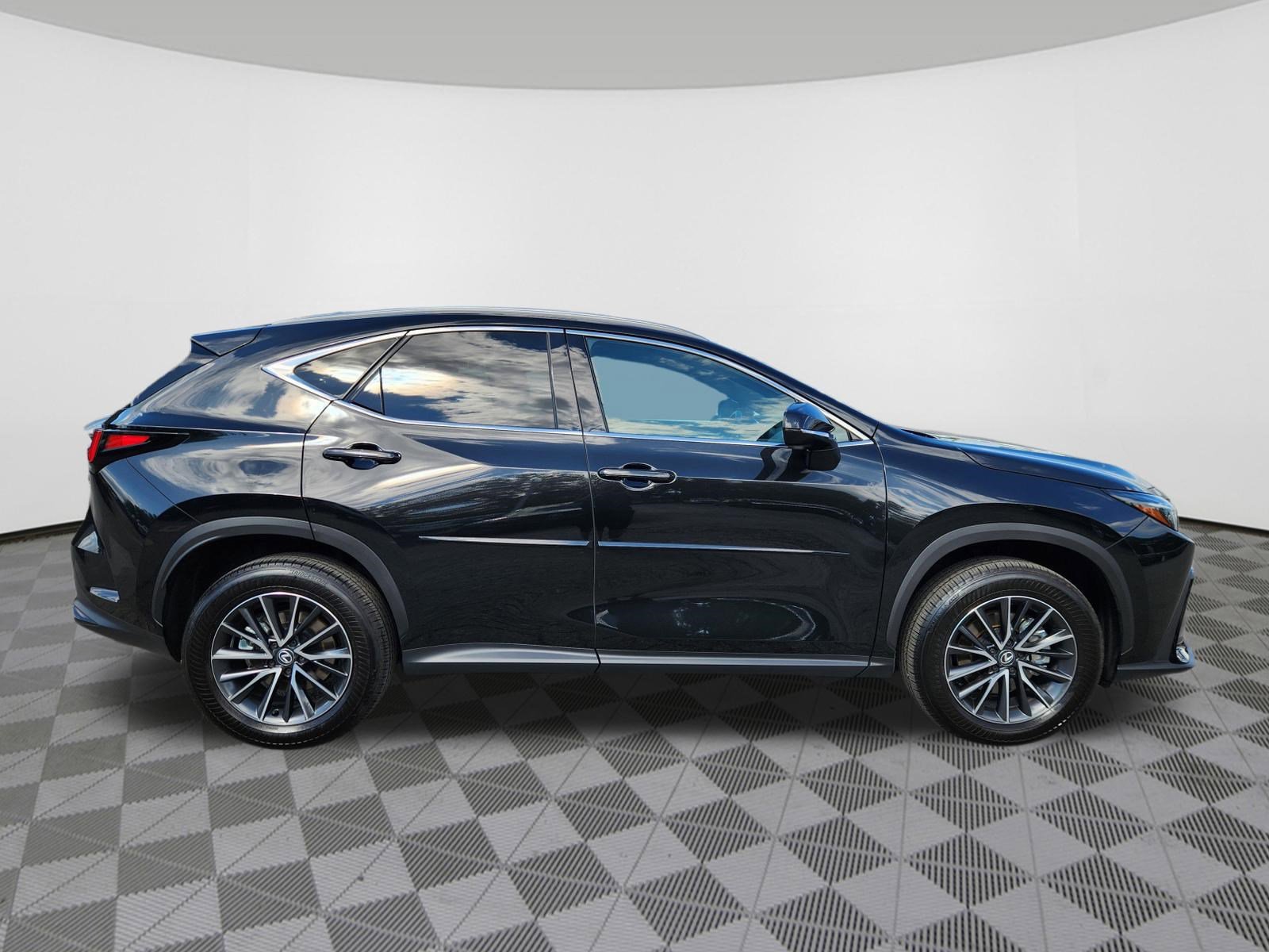 Used 2025 Lexus NX 350 AWD w/ Accessory Package (P2) image 6