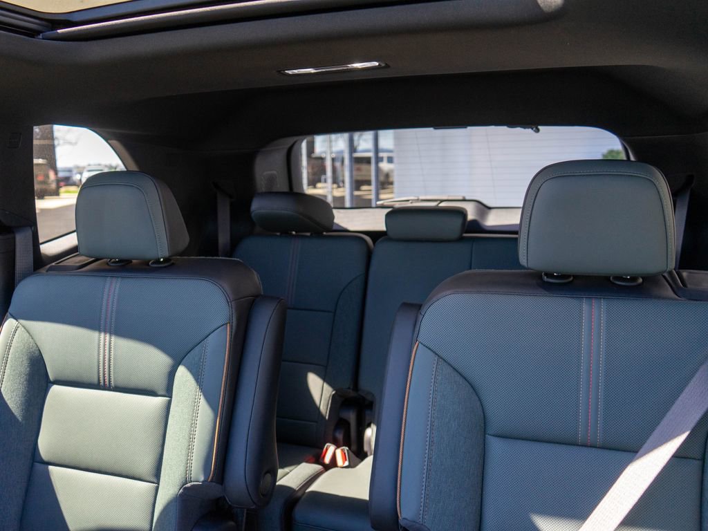 New 2026 GMC Acadia AT4 w/ Luxury Package AWD/4WD image 13