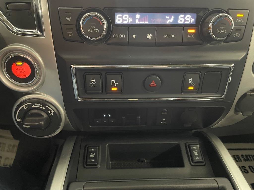 Used 2017 Nissan Titan SV AWD/4WD image 32