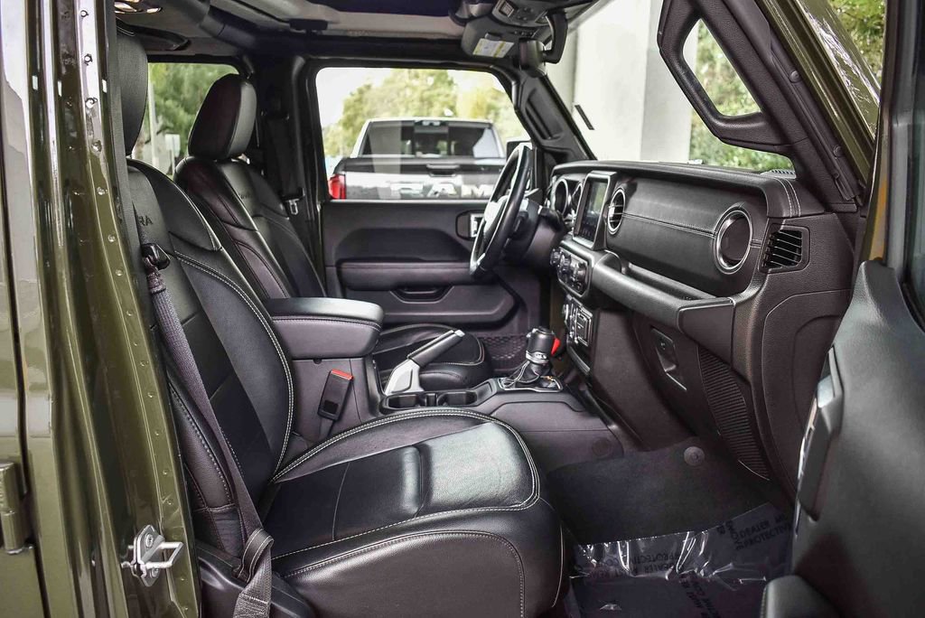 Used 2022 Jeep Wrangler Unlimited Sahara 4xe image 15