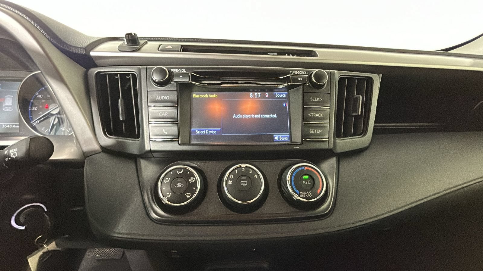Used 2017 Toyota RAV4 LE AWD/4WD image 22