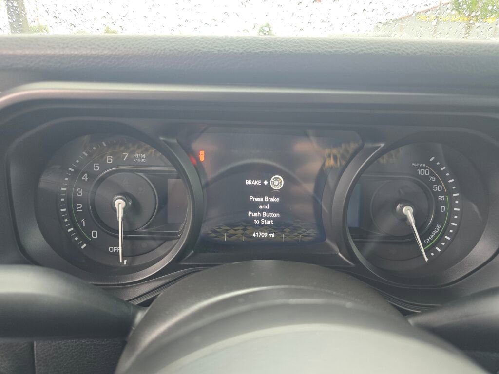 Used 2024 Jeep Wrangler Unlimited image 31