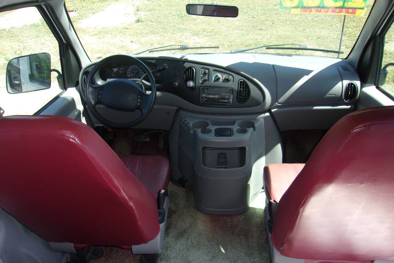 Used 2000 Ford E-250 and Econoline 250 image 12