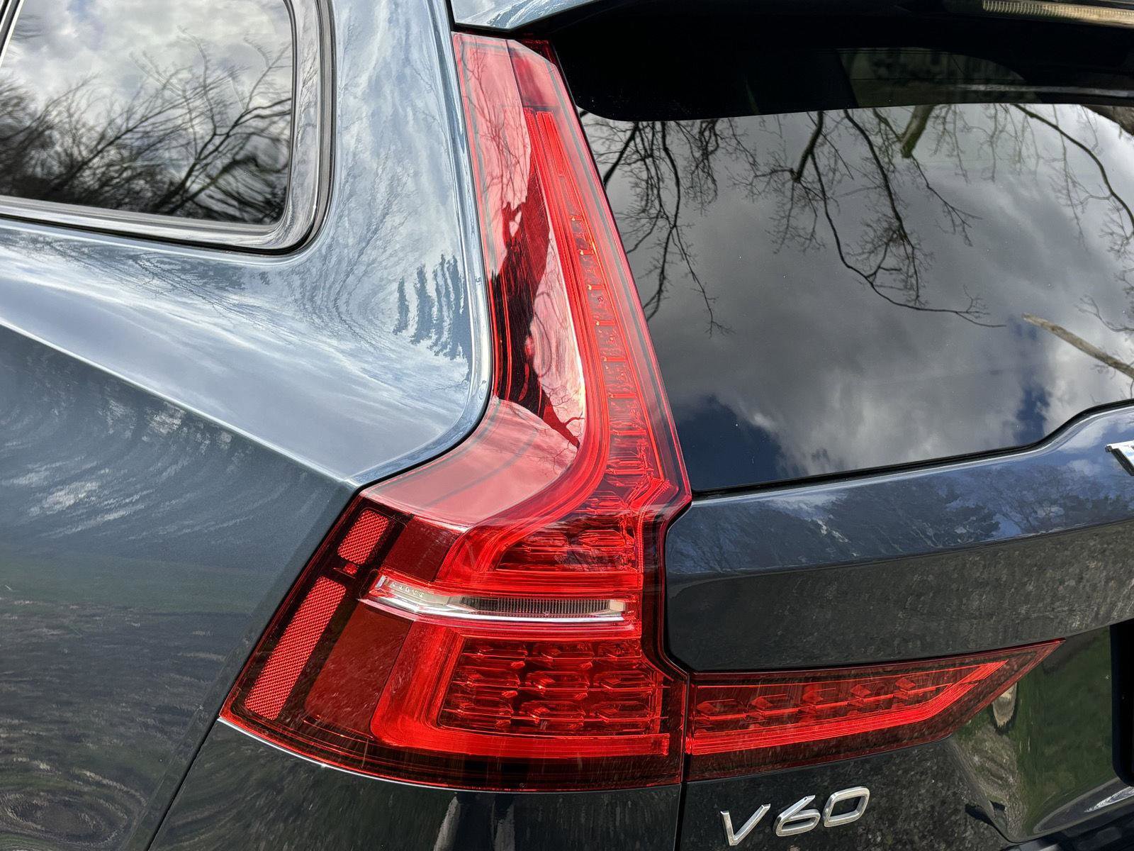 Used 2021 Volvo V60 T5 Cross Country w/ Climate Package AWD/4WD image 27