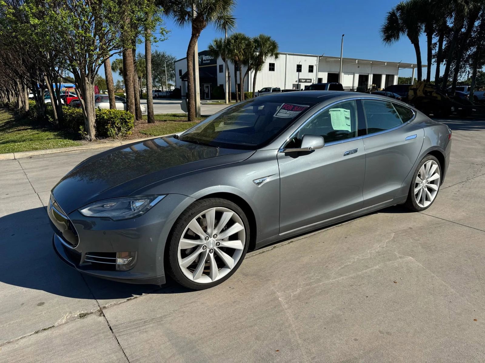 Used 2013 Tesla Model S Sedan 4D image 2
