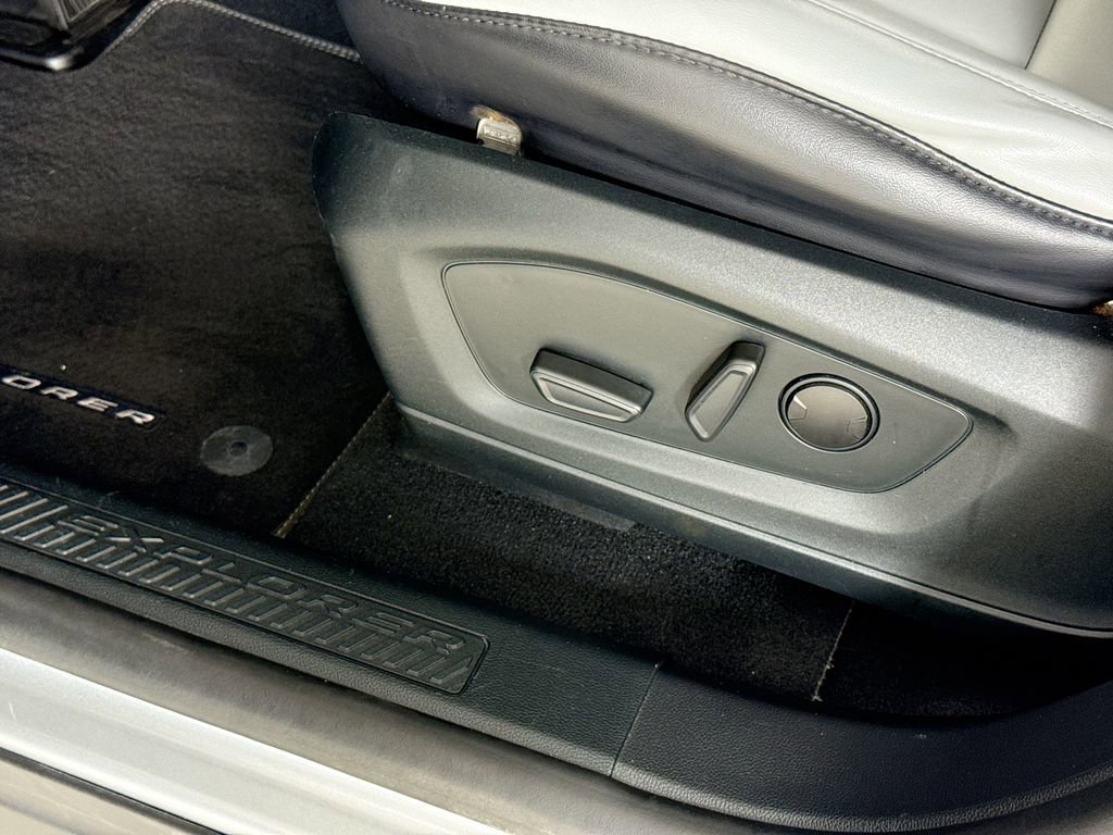 Used 2021 Ford Explorer XLT w/ Equipment Group 202A image 18