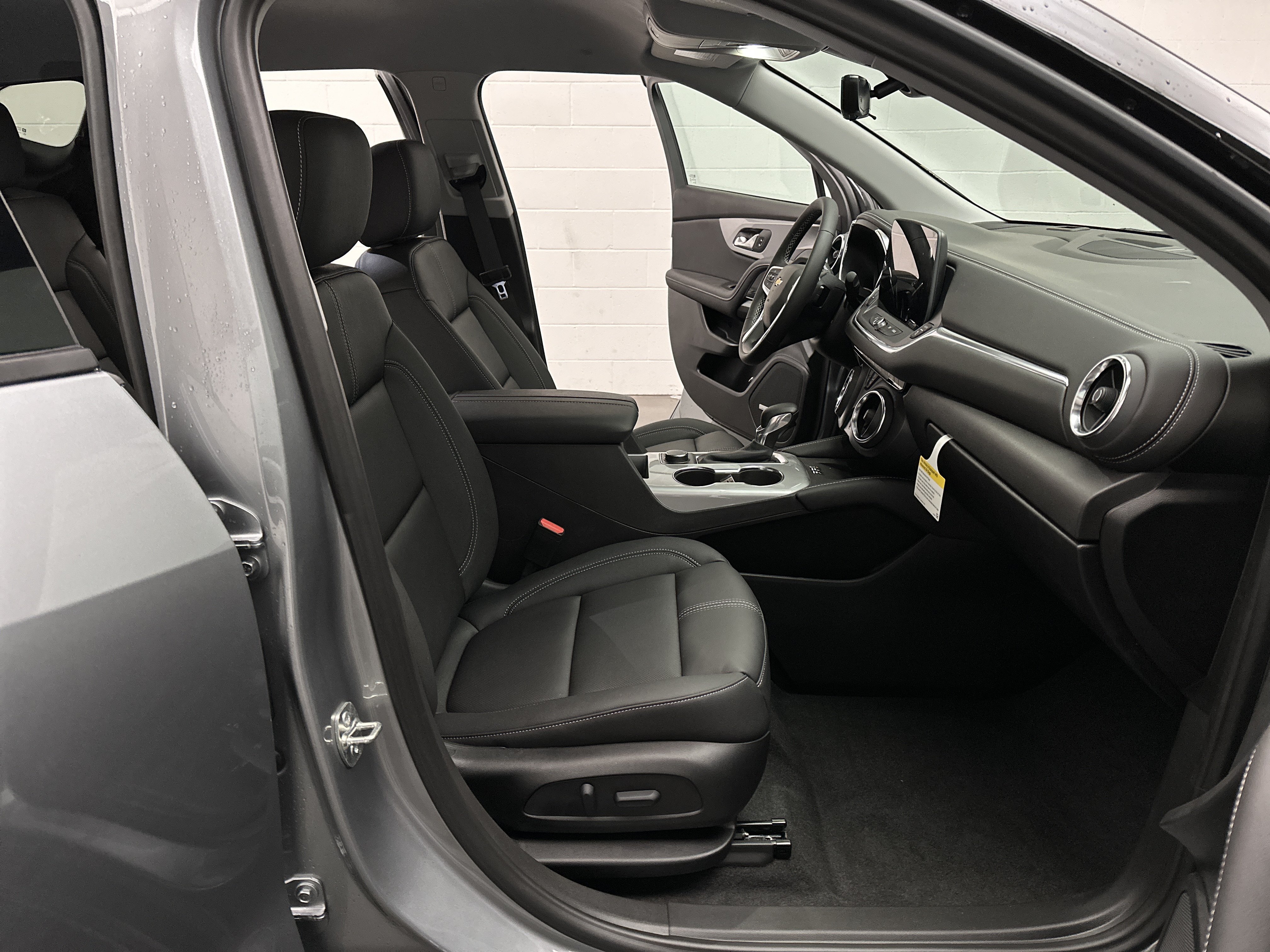 New 2026 Chevrolet Blazer LT w/ Sound & Technology Package FWD image 22