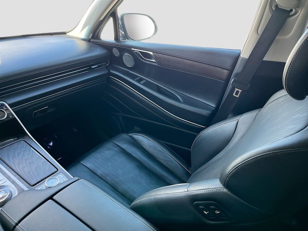 Used 2023 Genesis GV80 2.5T w/ Prestige Package AWD/4WD image 25