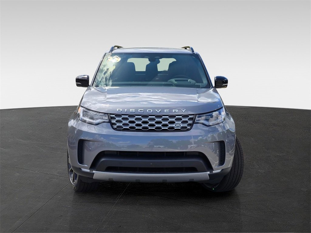 New 2025 Land Rover Discovery S image 2