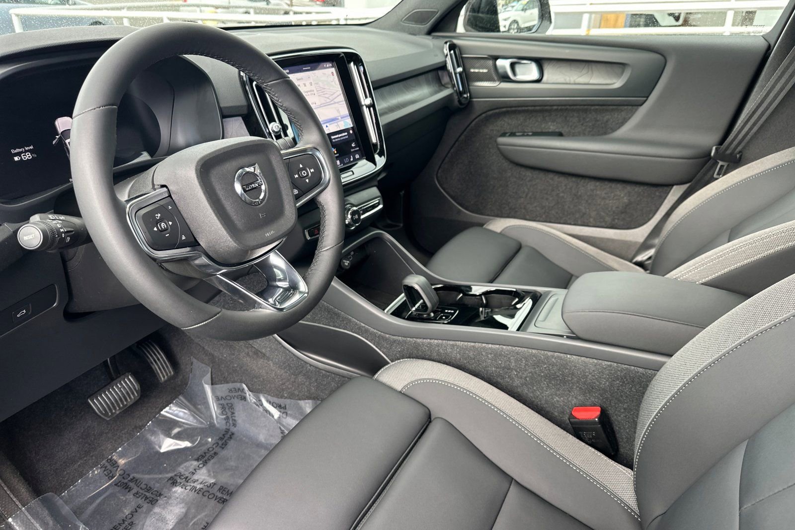 Used 2023 Volvo XC40 Recharge Ultimate w/ Protection Package Premier image 13