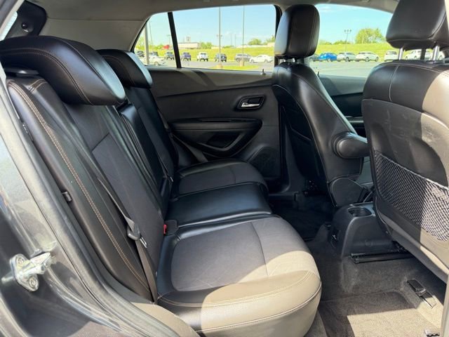 Used 2018 Chevrolet Trax LT w/ LT Convenience Package image 12