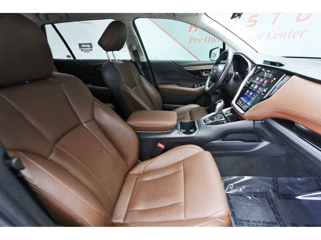 Used 2025 Subaru Outback Touring AWD/4WD image 11