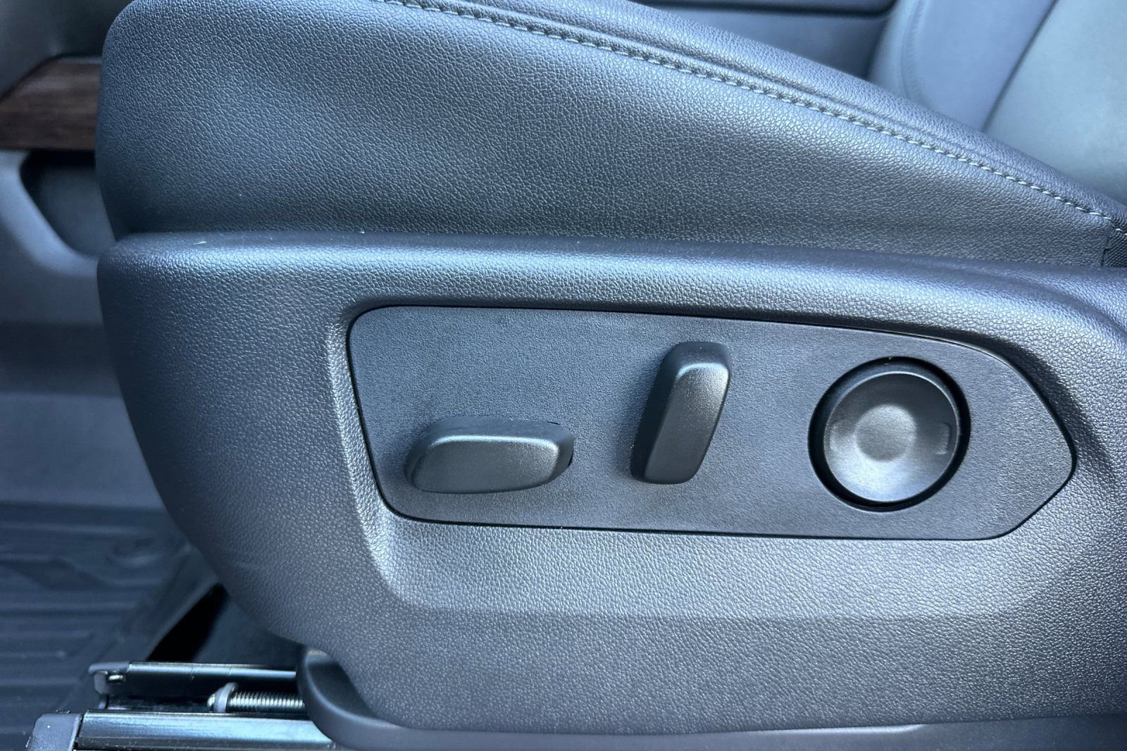 Used 2026 GMC Sierra 1500 Elevation w/ Elevation Premium Package AWD/4WD image 13