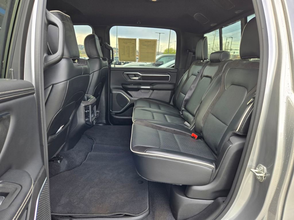 Used 2025 RAM 1500 Laramie w/ Sport Appearance Package AWD/4WD image 30