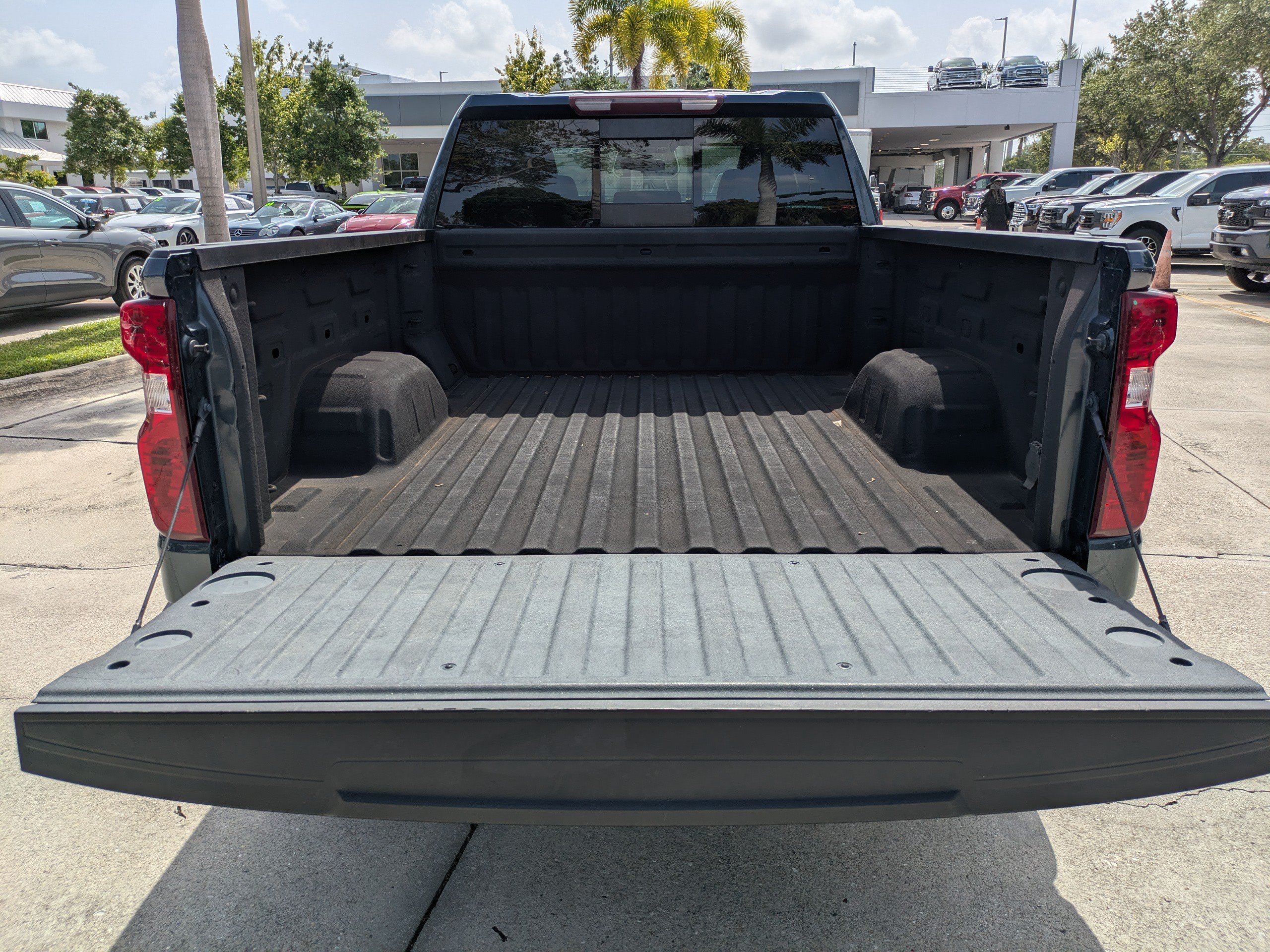 Used 2019 Chevrolet Silverado 1500 LT w/ All-Star Edition AWD/4WD image 13