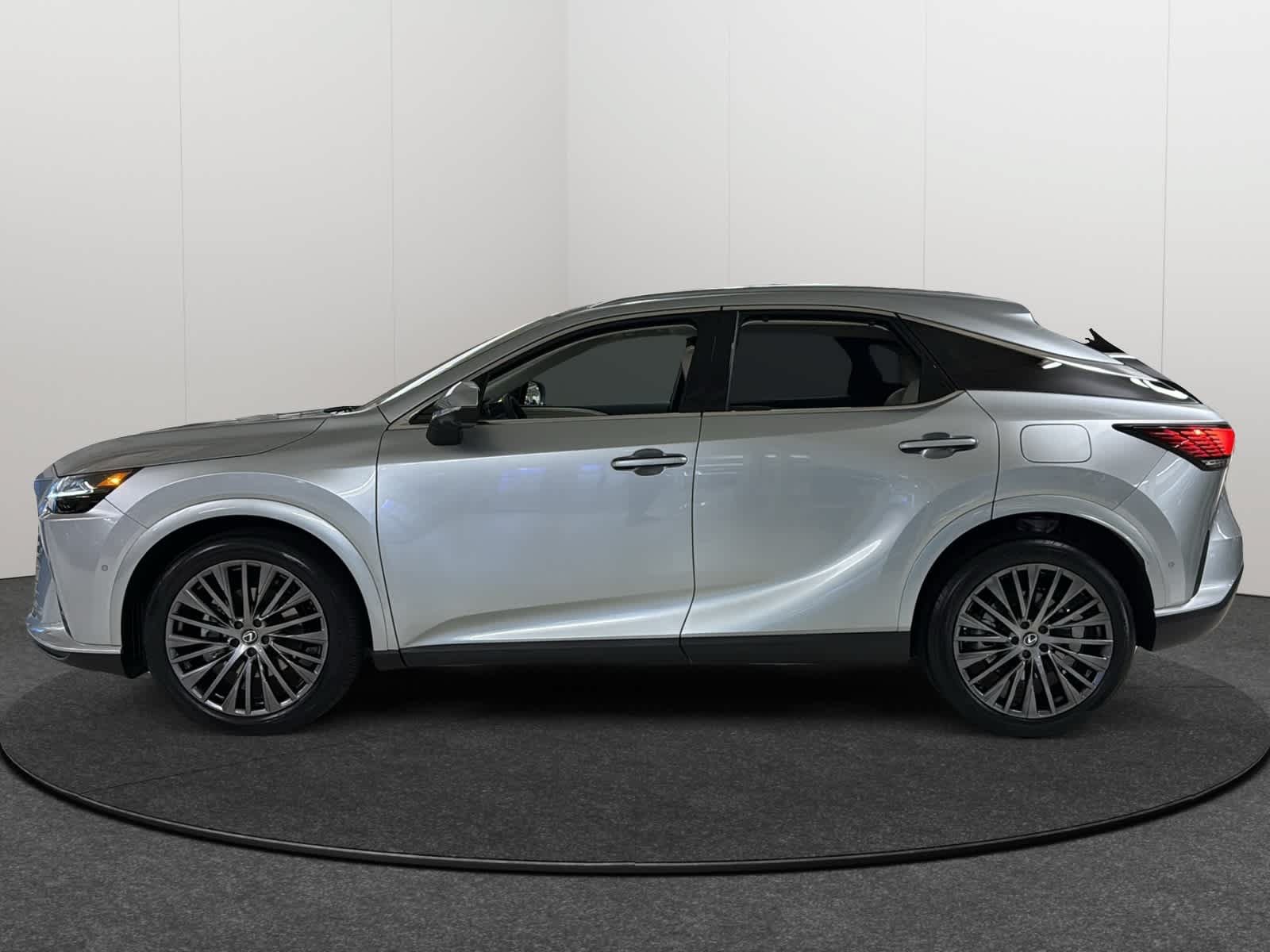 Used 2024 Lexus RX 350 AWD w/ Convenience Package image 3