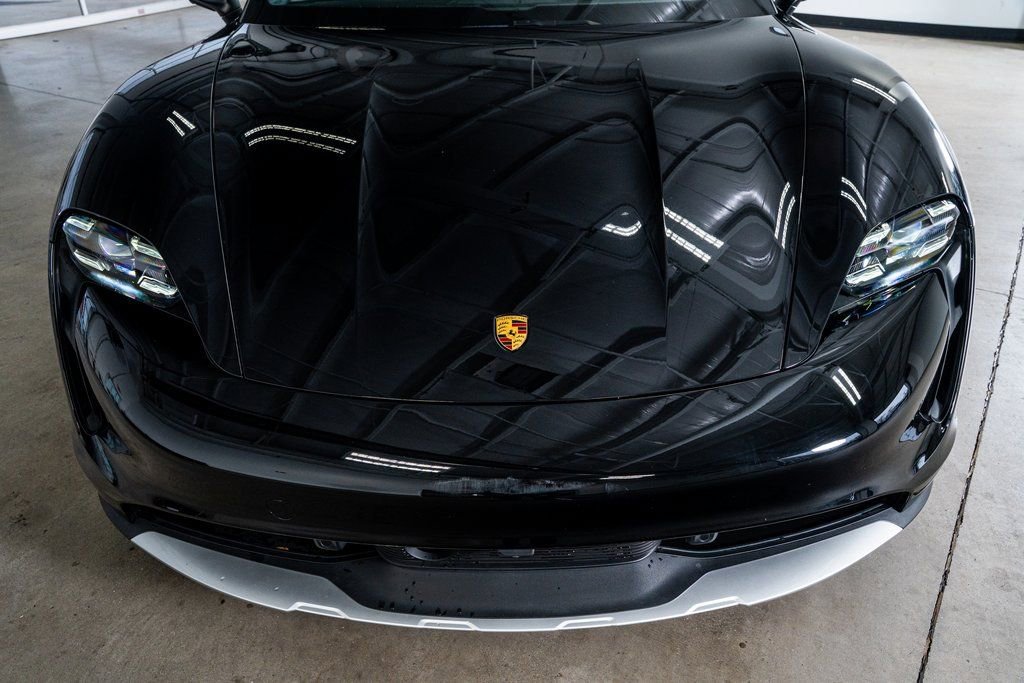 Used 2024 Porsche Taycan 4S w/ Premium Package image 15