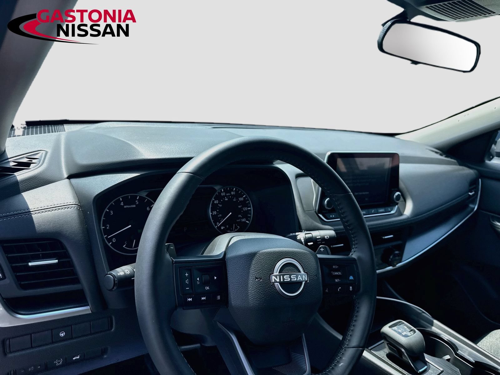 Used 2025 Nissan Rogue SV AWD/4WD image 11