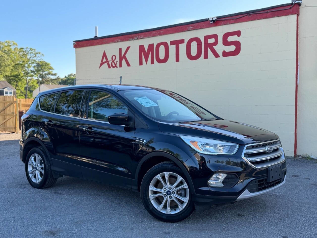 Used 2017 Ford Escape SE