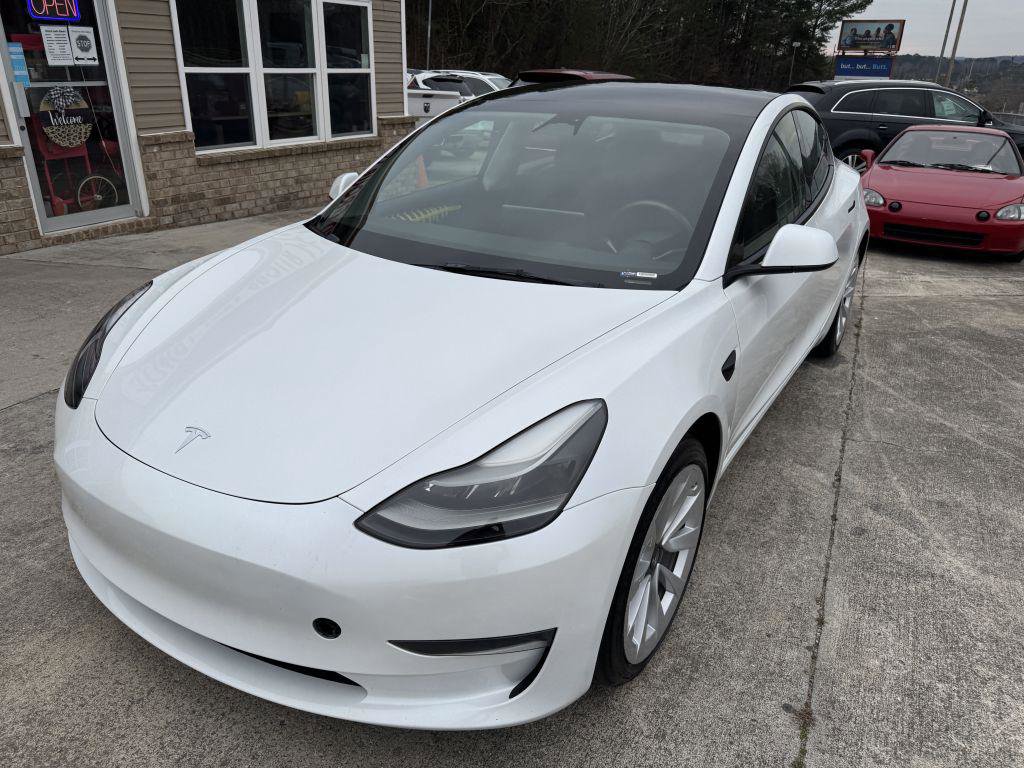 Used 2023 Tesla Model 3 Standard Range image 4