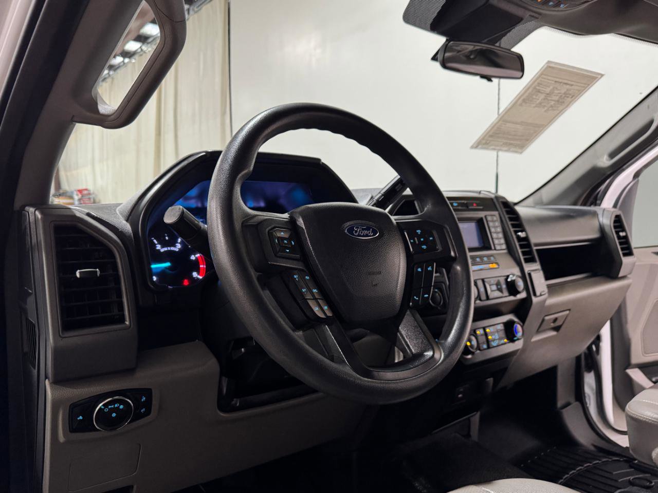Used 2022 Ford F250 XL w/ Power Equipment Group AWD/4WD image 10