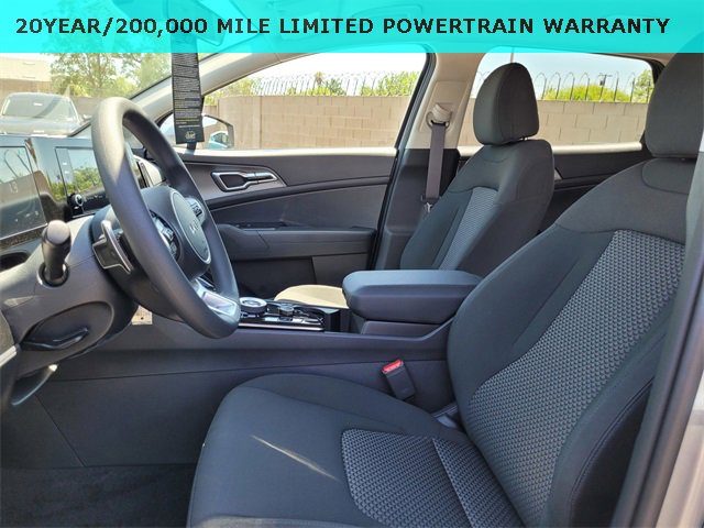 New 2025 Kia Sportage LX image 8