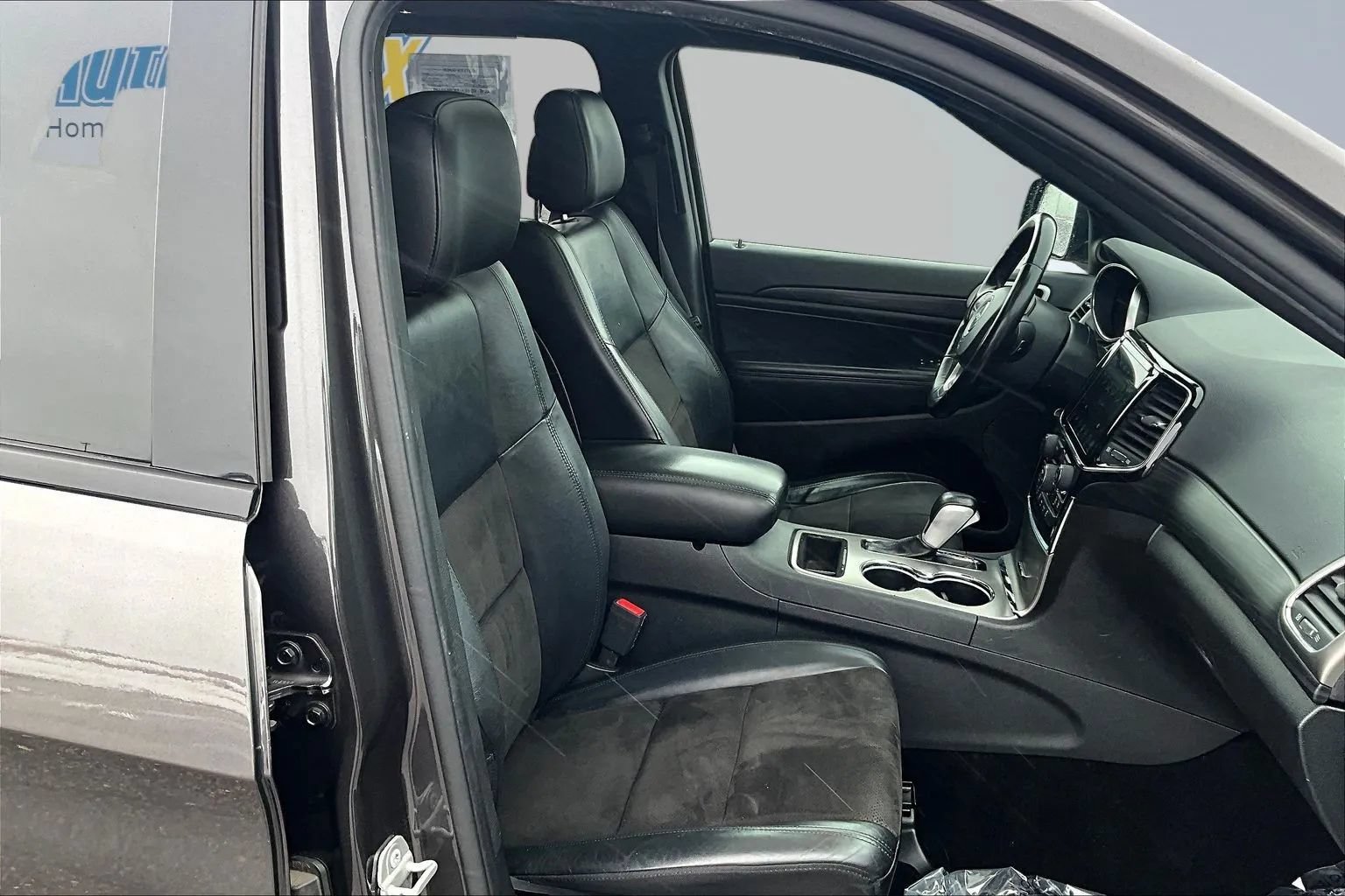 Used 2021 Jeep Grand Cherokee Laredo X AWD/4WD image 35