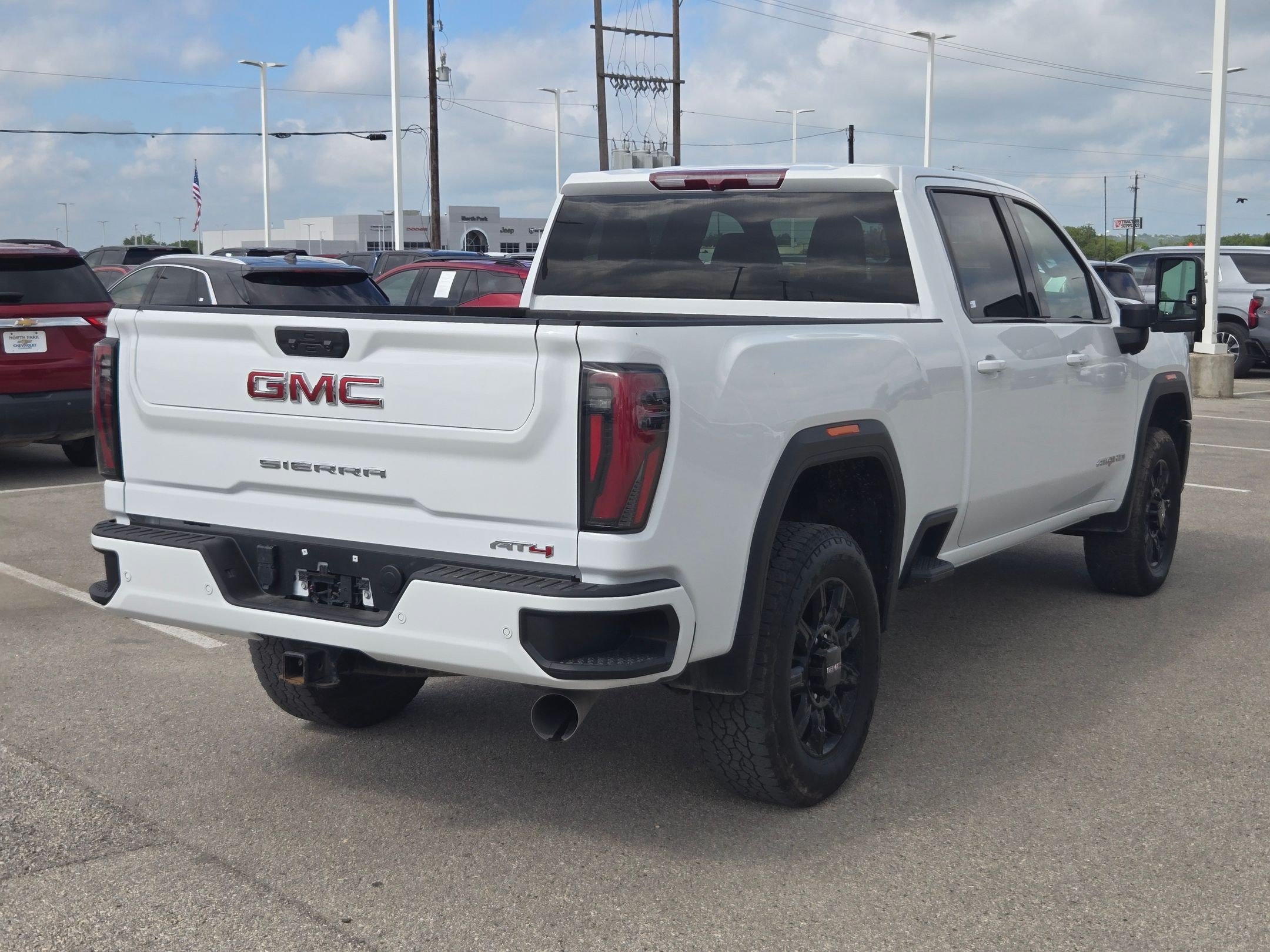 Used 2025 GMC Sierra 2500 AT4 AWD/4WD image 3