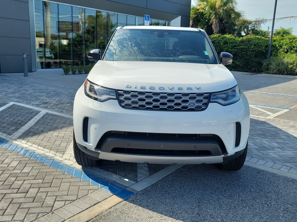 Certified 2025 Land Rover Discovery S AWD/4WD image 8