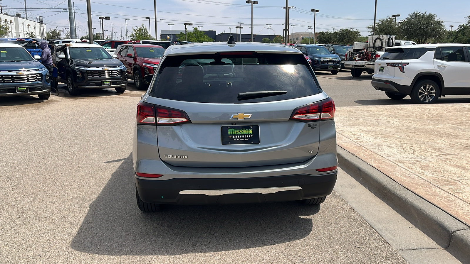Used 2024 Chevrolet Equinox LT FWD image 7