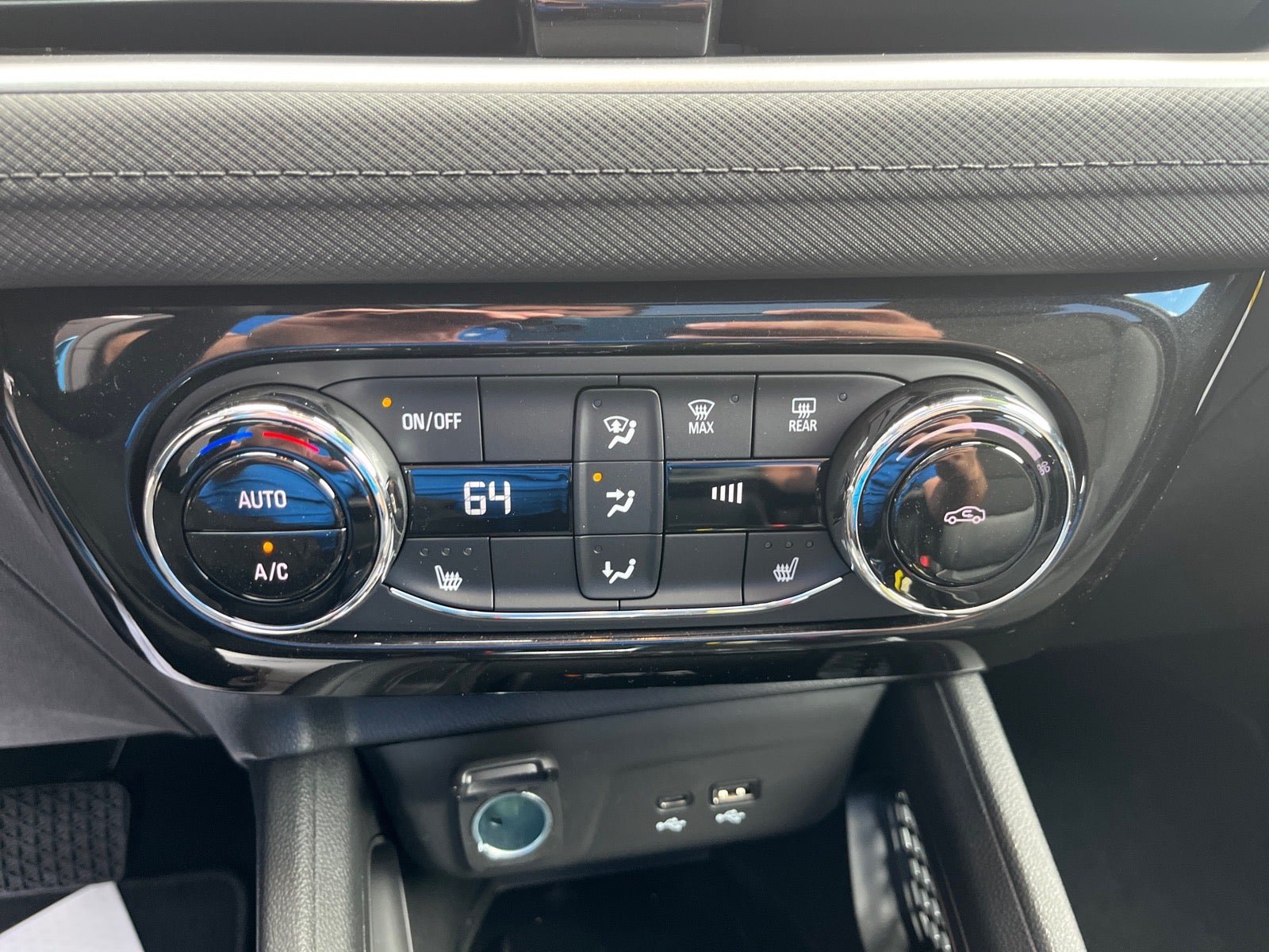 New 2026 Chevrolet TrailBlazer LT w/ Convenience Package AWD/4WD image 24