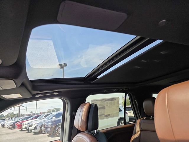 New 2026 Lincoln Navigator Reserve AWD/4WD image 9
