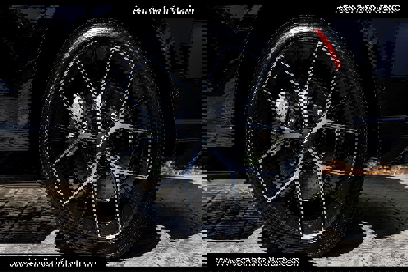 Used 2025 Aston Martin DBX 707 image 42