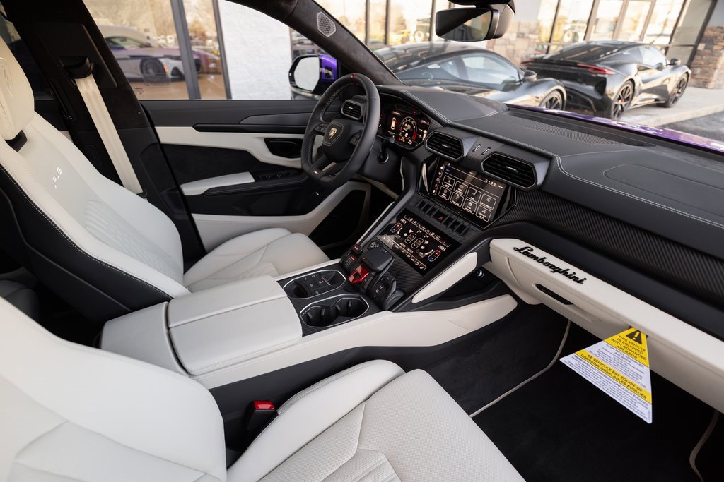 Used 2024 Lamborghini Urus S image 32