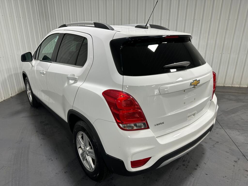 Used 2019 Chevrolet Trax LT w/ LT Convenience Package FWD image 3