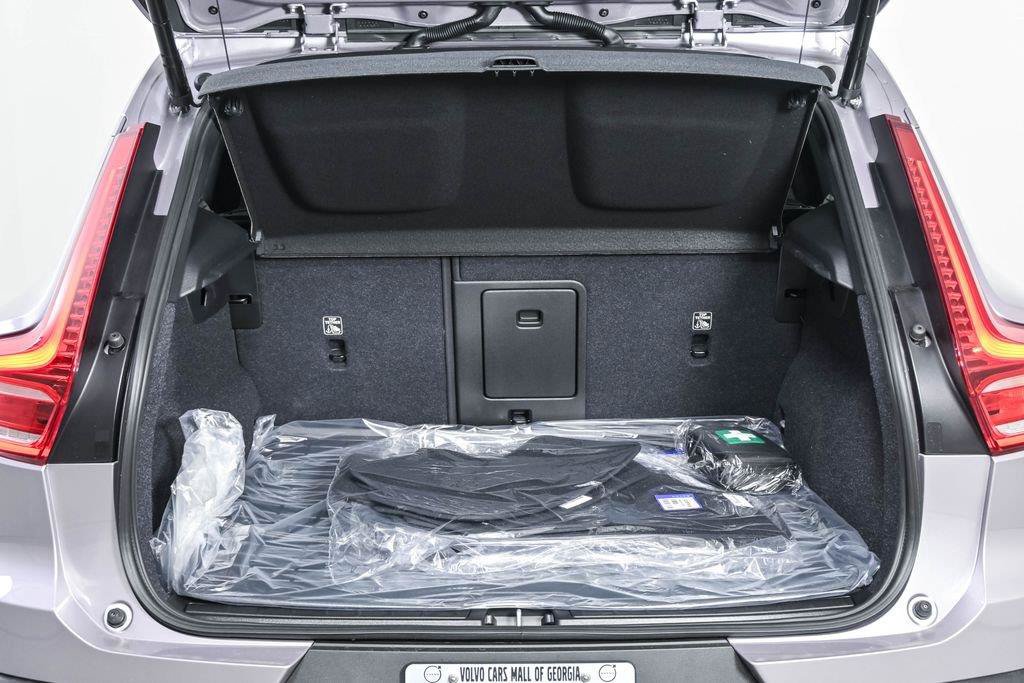 New 2026 Volvo XC40 B5 Plus w/ Protection Package Premier AWD/4WD image 29
