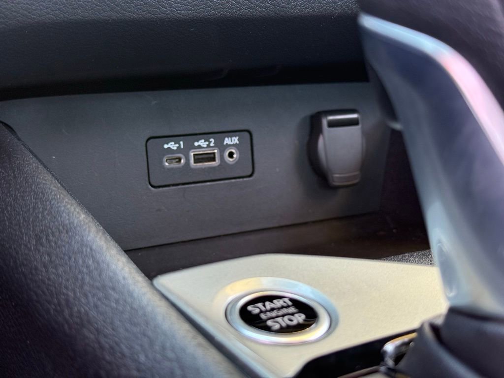 Used 2025 Nissan Altima 2.5 SV FWD image 16