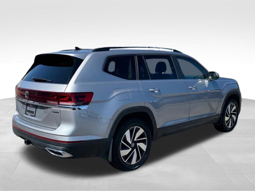 Used 2024 Volkswagen Atlas SE AWD/4WD image 7