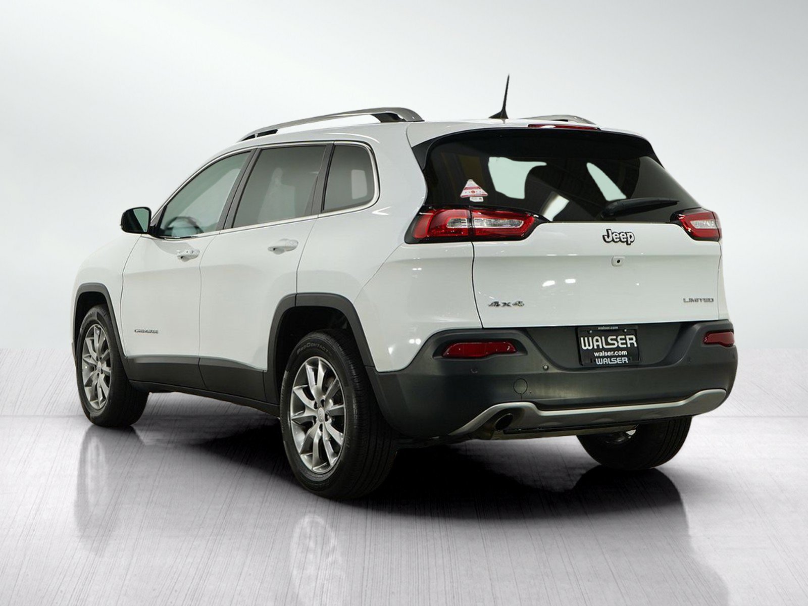 Used 2018 Jeep Cherokee Limited AWD/4WD image 4