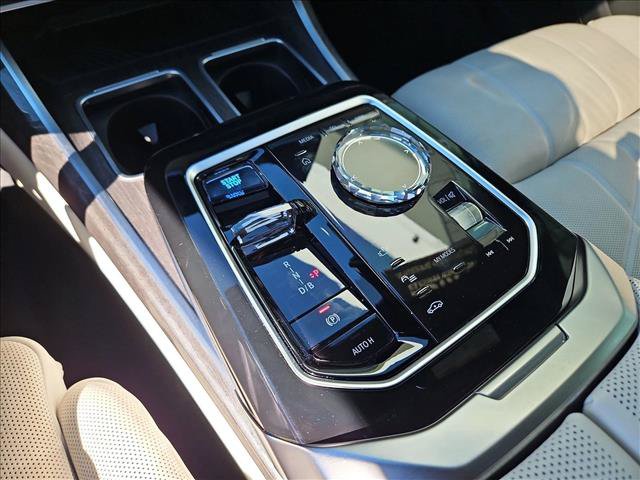 Certified 2024 BMW i7 xDrive60 AWD/4WD image 12