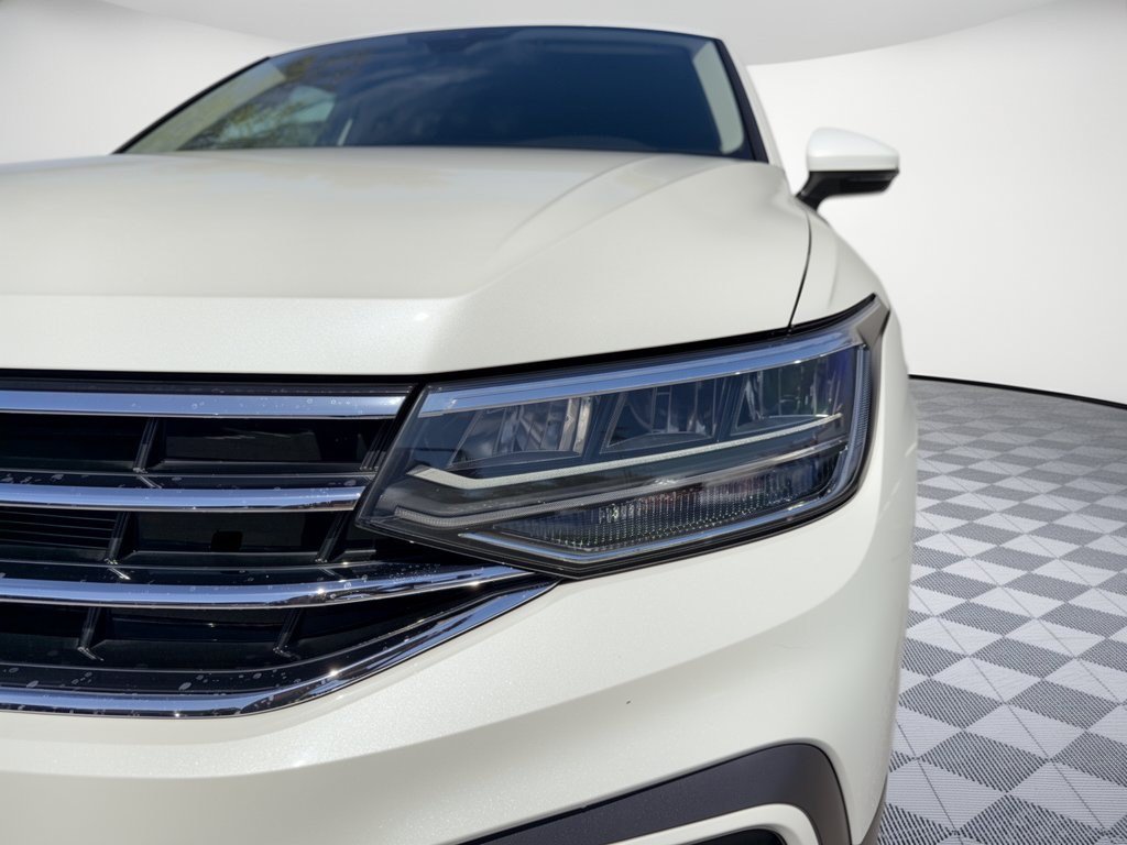 Used 2023 Volkswagen Tiguan SE FWD image 12