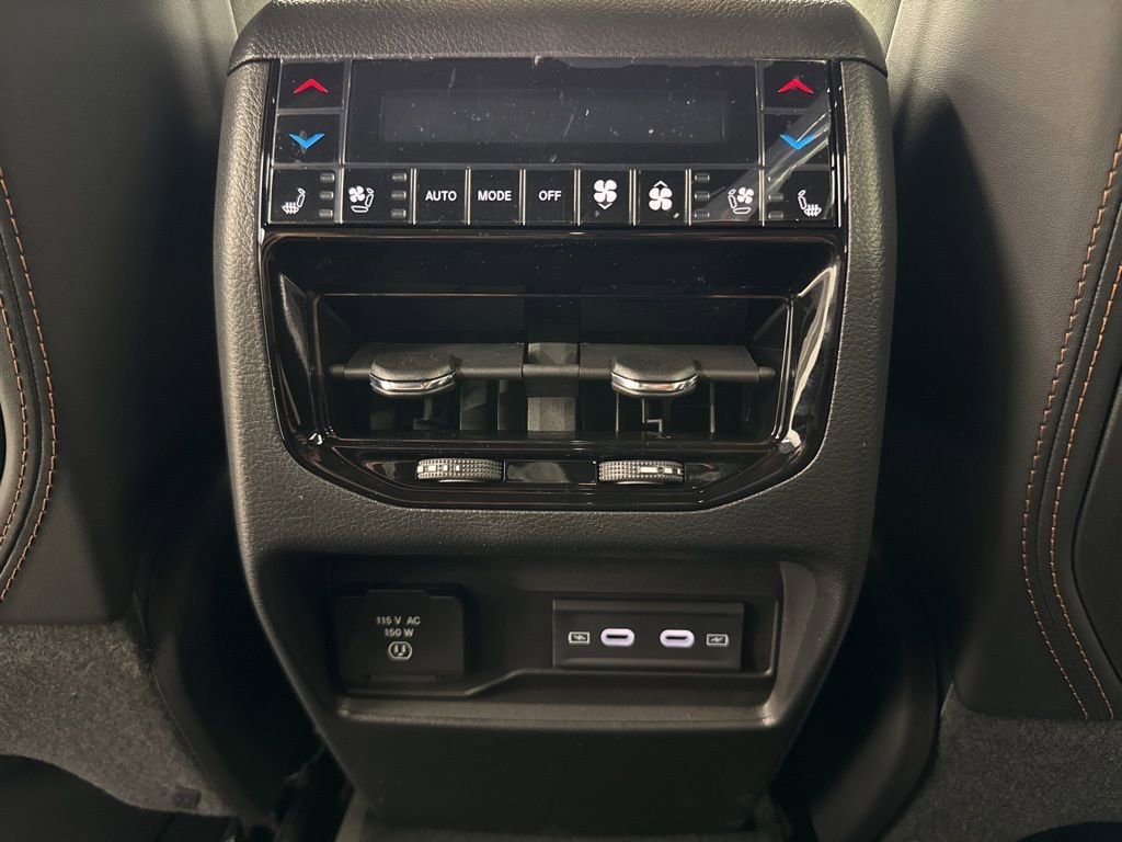 New 2026 Jeep Grand Cherokee Summit image 14