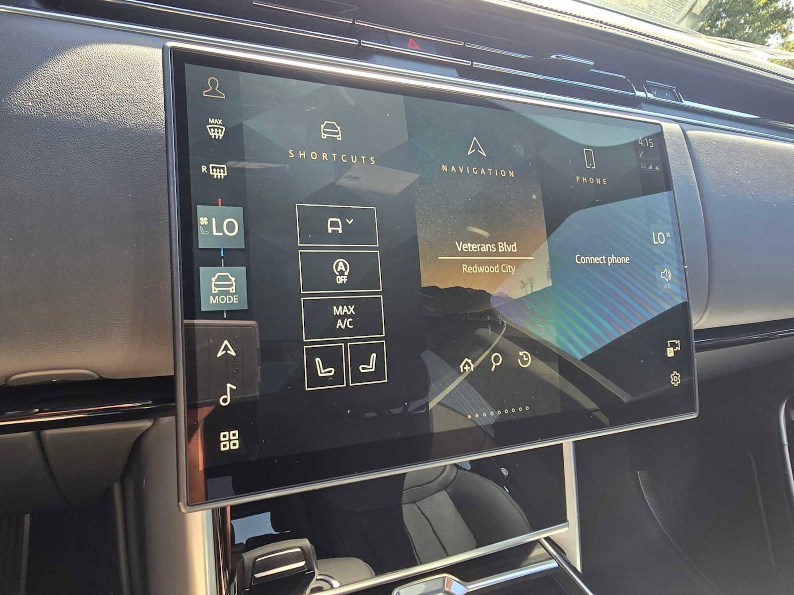 New 2025 Land Rover Range Rover SE image 29