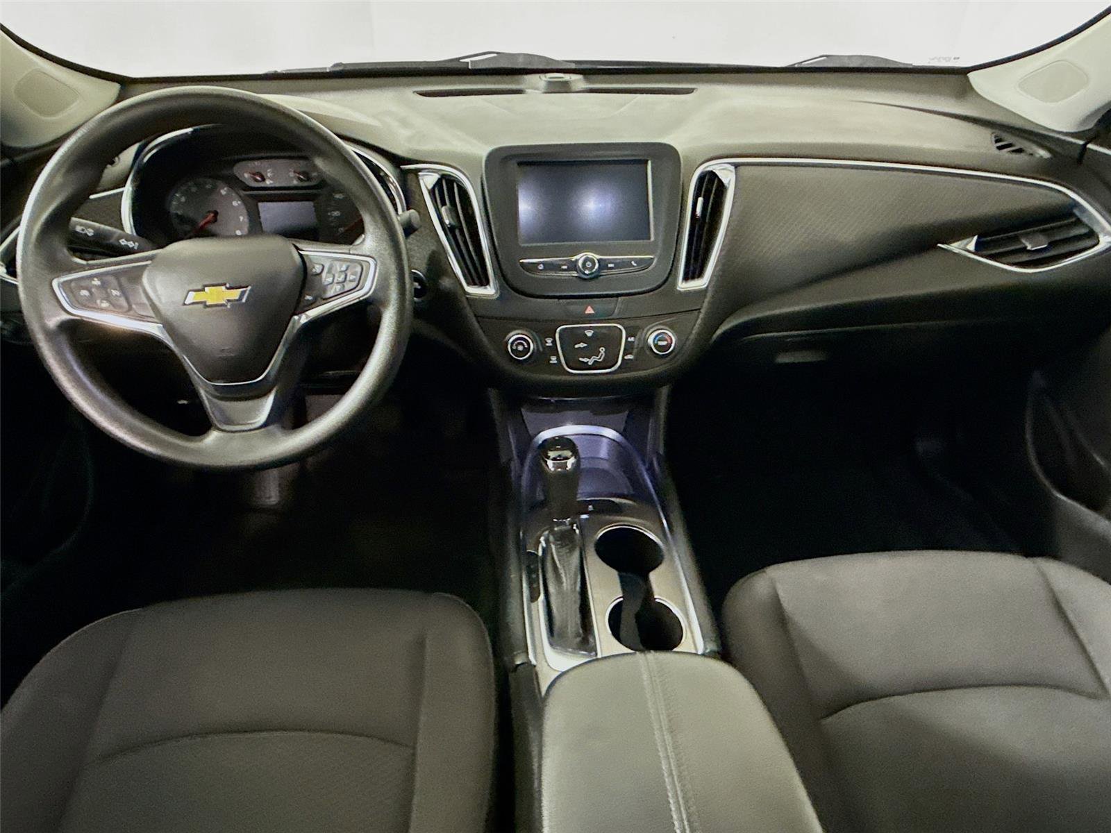 Used 2017 Chevrolet Malibu LT image 29