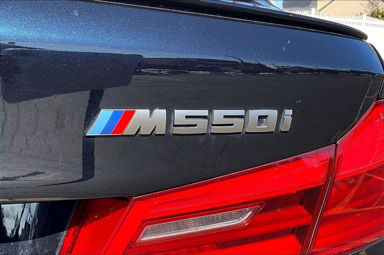 Used 2019 BMW M550i xDrive image 24