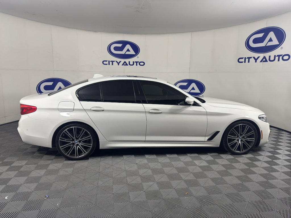 Used 2020 BMW 540i w/ M Sport Package RWD image 2