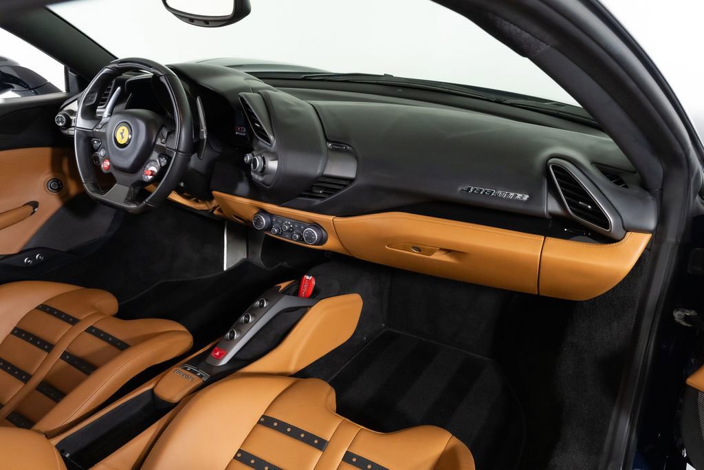 Used 2017 Ferrari 488 GTB RWD image 33