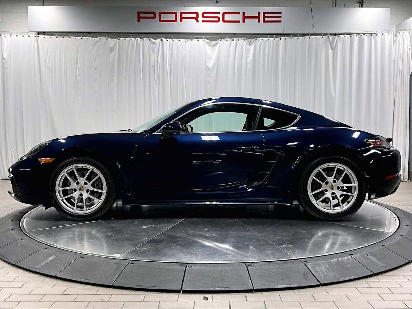 Used 2019 Porsche 718 Cayman image 2